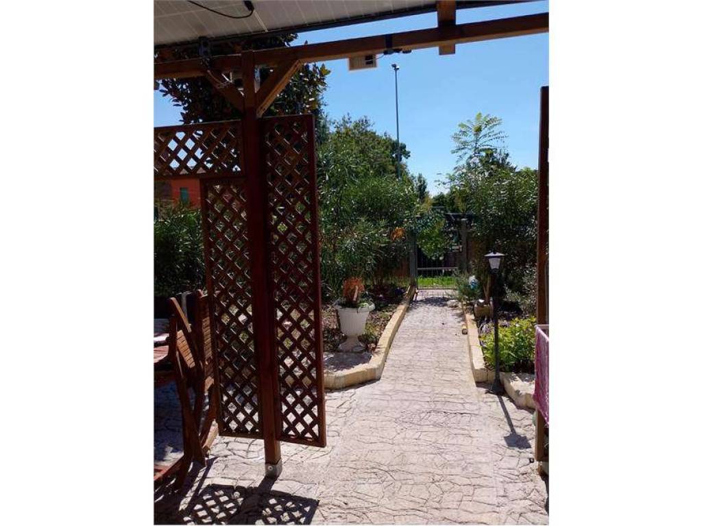 casa indipendente in vendita a Bologna in zona Bolognina