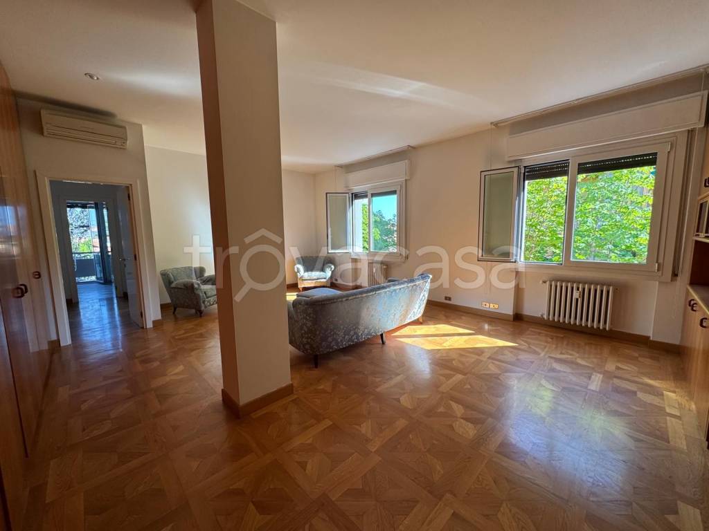 appartamento in vendita a Bologna in zona Saragozza