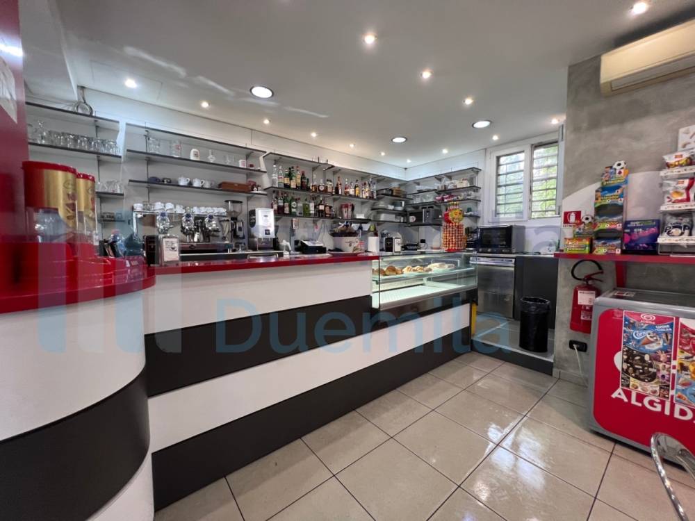 negozio in vendita a Bologna in zona San Donato