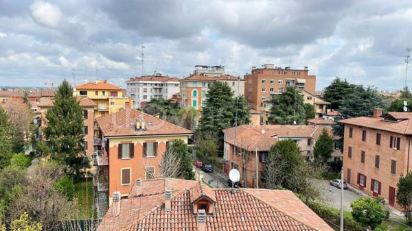 appartamento in vendita a Bologna in zona Saragozza