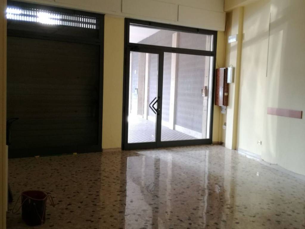 negozio in vendita a Bologna in zona Borgo Panigale