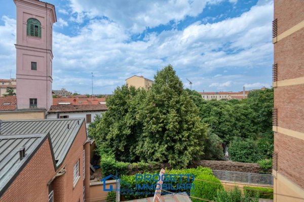 appartamento in vendita a Bologna in zona Quartiere Porto