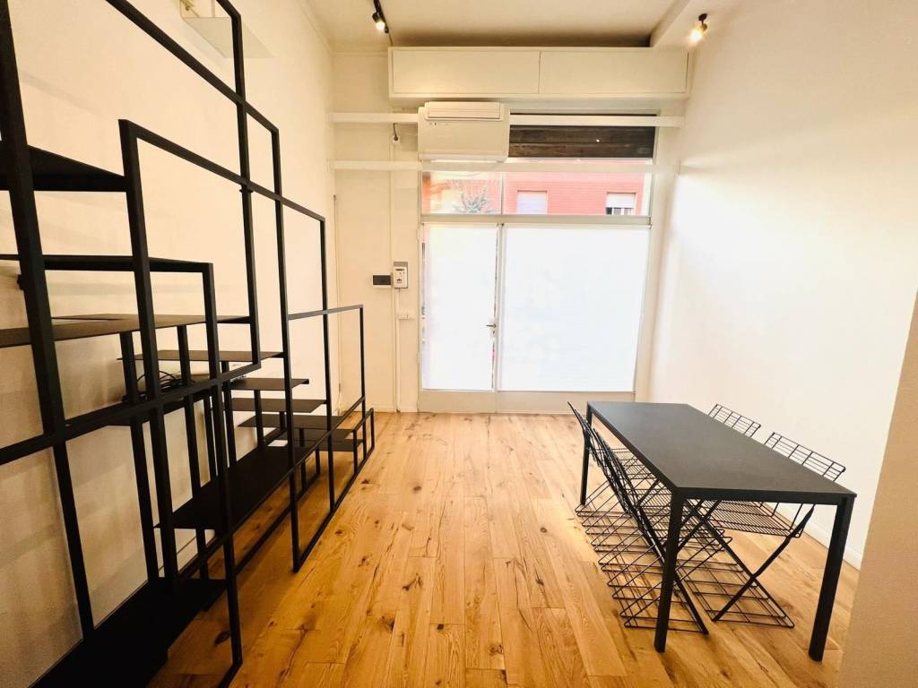 negozio in vendita a Bologna in zona Saffi