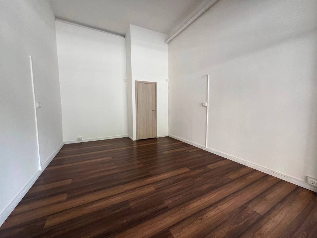 negozio in vendita a Bologna in zona Pilastro
