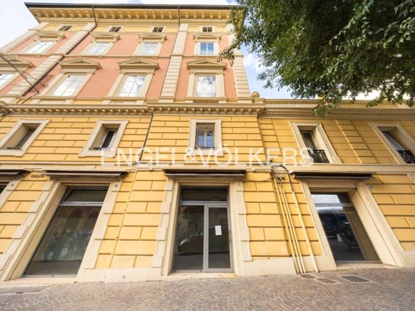 negozio in affitto a Bologna in zona San Vitale