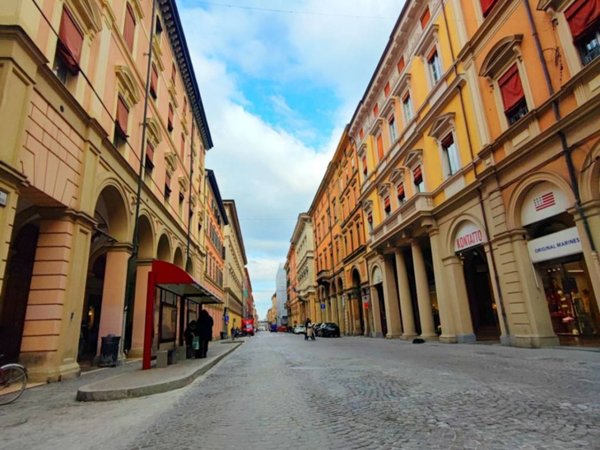negozio in vendita a Bologna in zona Centro Storico