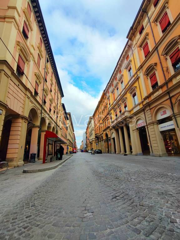 negozio in vendita a Bologna in zona San Vitale