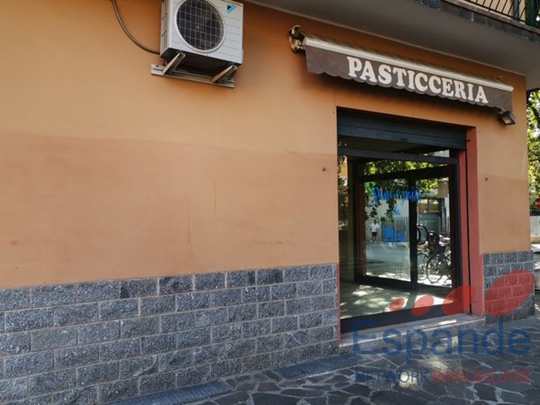 negozio in vendita a Bologna in zona Savena