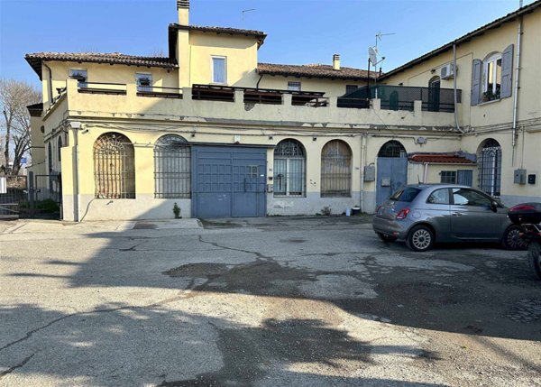 ufficio in vendita a Bologna in zona Corticella