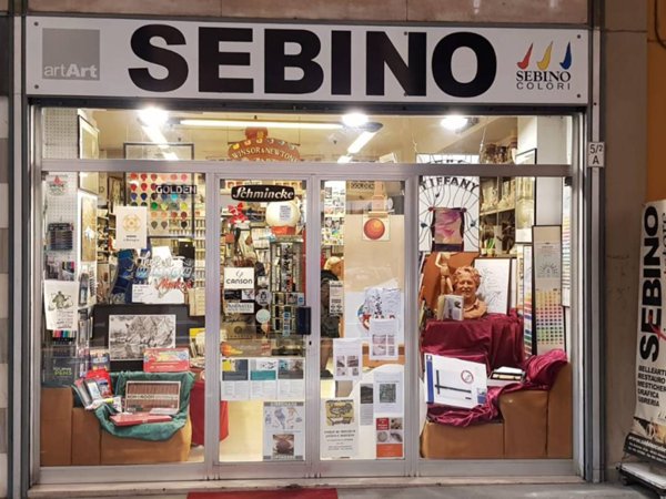negozio in vendita a Bologna in zona Quartiere Porto