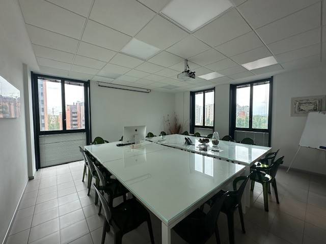 ufficio in vendita a Bologna in zona San Vitale