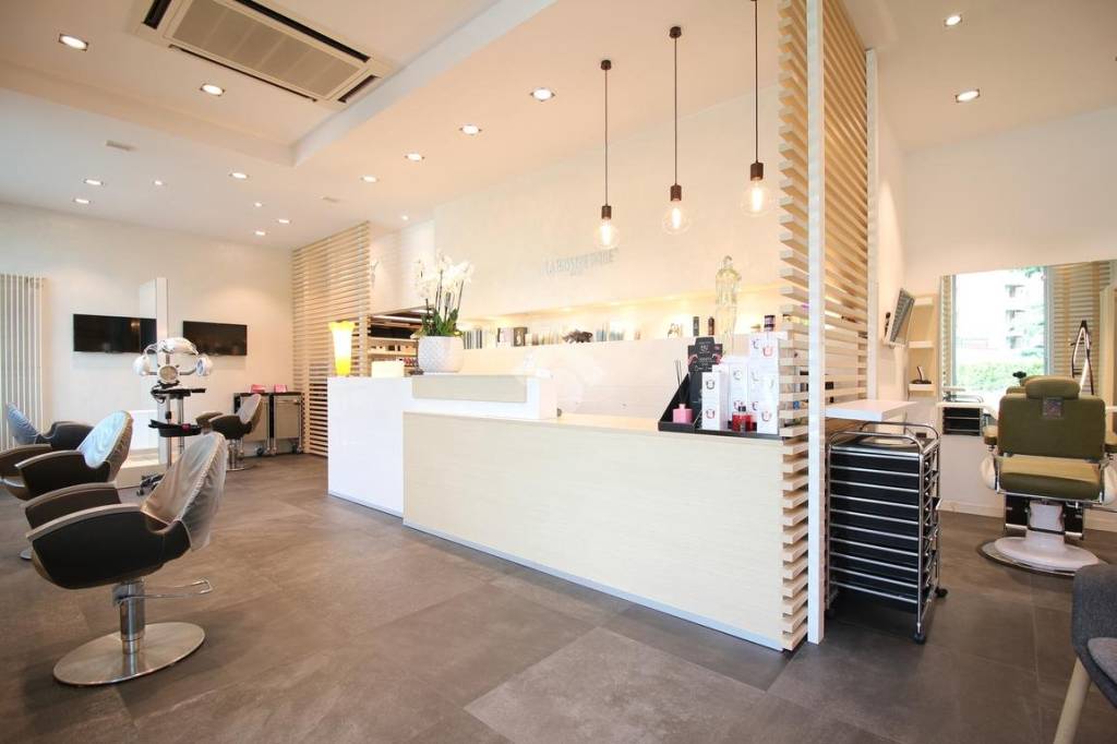 negozio in vendita a Bologna in zona Reno