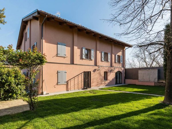 casa indipendente in vendita a Bologna in zona Santo Stefano
