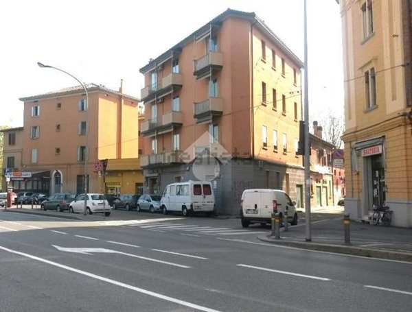 negozio in vendita a Bologna in zona Quartiere Navile