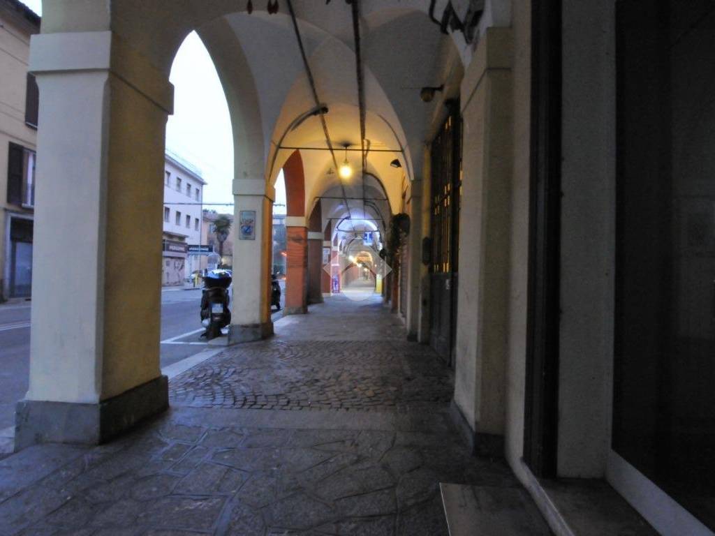 negozio in vendita a Bologna in zona Savena
