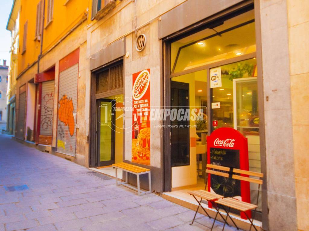 negozio in vendita a Bologna in zona Centro Storico