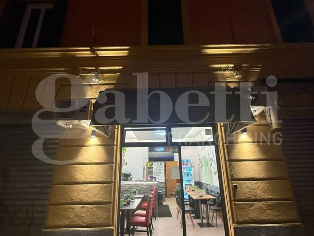 negozio in vendita a Bologna in zona Santo Stefano