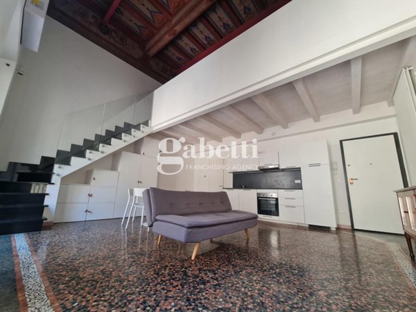 appartamento in vendita a Bologna in zona Santo Stefano
