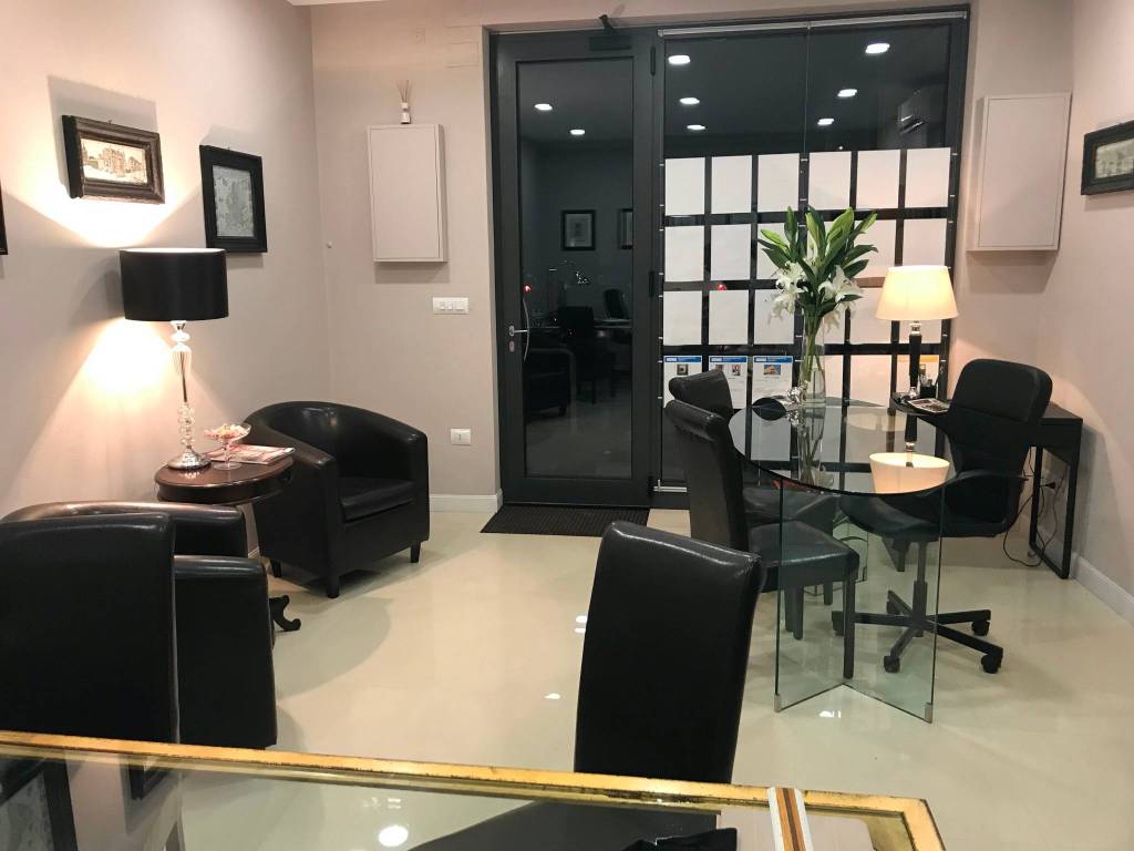 negozio in vendita a Bologna in zona Pilastro
