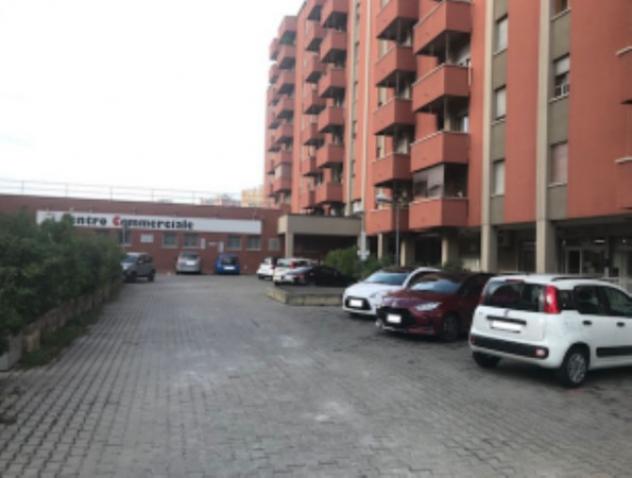 negozio in vendita a Bologna in zona Quartiere Porto