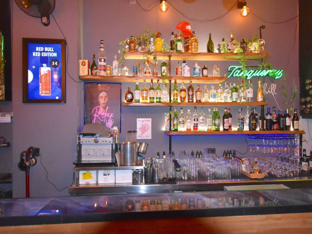 negozio in vendita a Bologna in zona Centro Storico