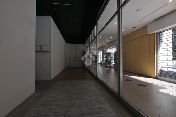 negozio in vendita a Bologna in zona Savena