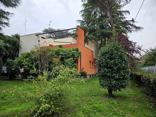 casa indipendente in vendita a Bologna