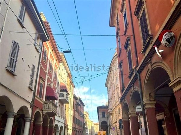 locale commerciale in vendita a Bologna