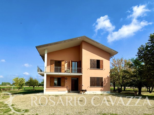 casa indipendente in vendita a Bologna in zona Quartiere Porto