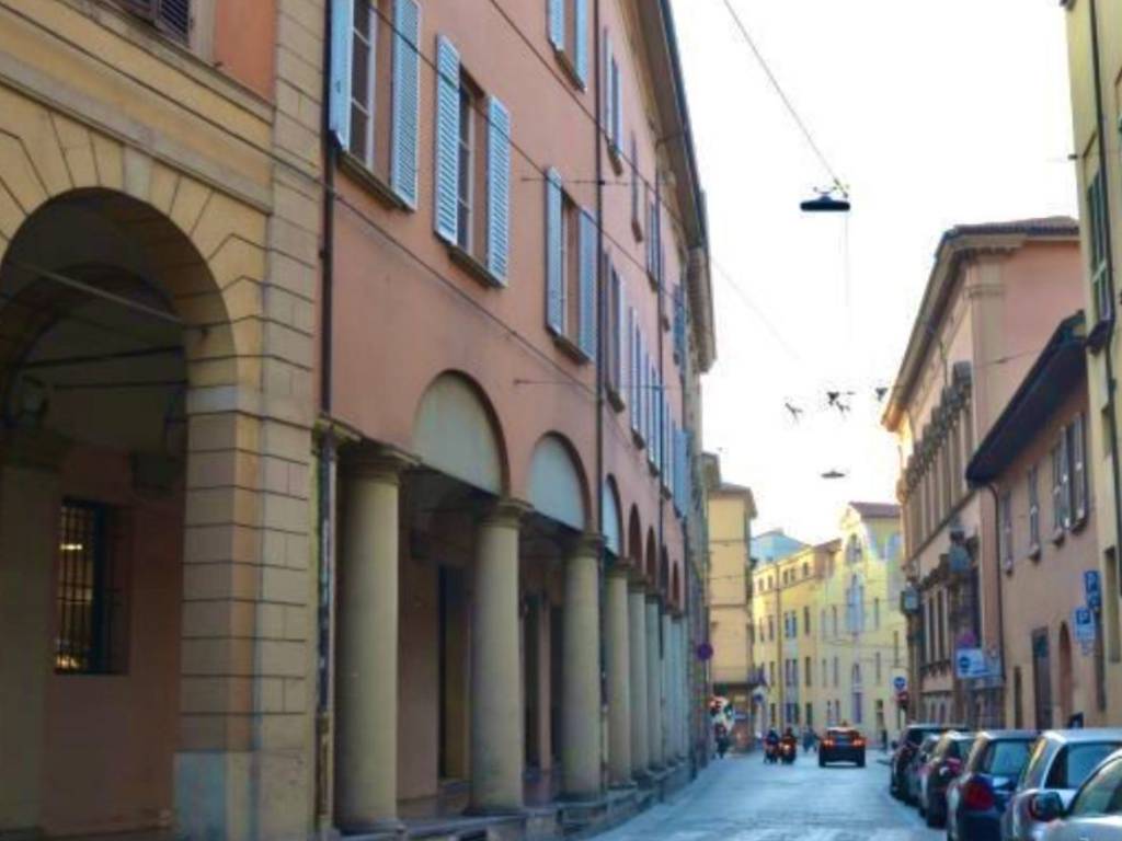 negozio in vendita a Bologna in zona Centro Storico