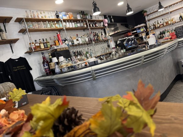 negozio in vendita a Bologna in zona Murri