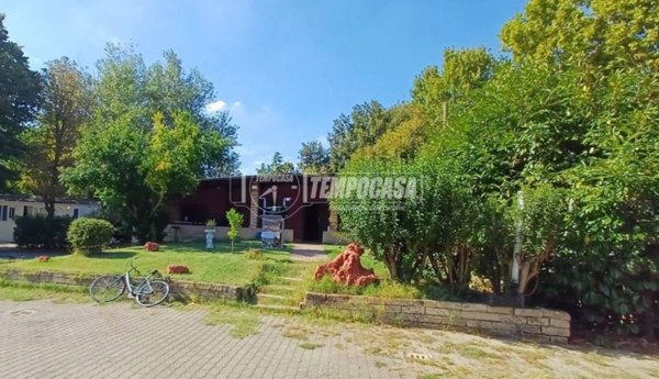 casa indipendente in vendita a Bologna in zona Aeroporto