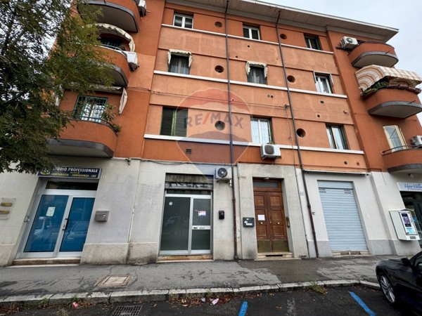 locale commerciale in vendita a Bologna in zona Bolognina