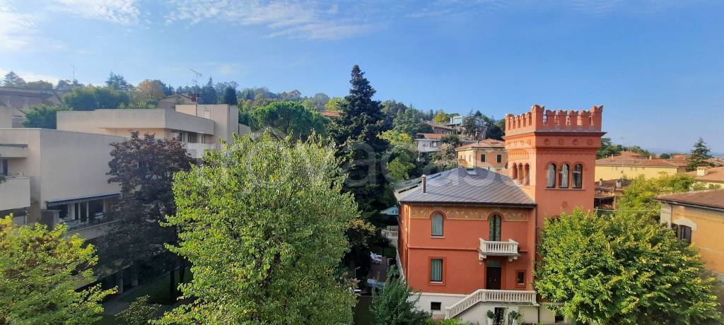 appartamento in vendita a Bologna in zona Saragozza