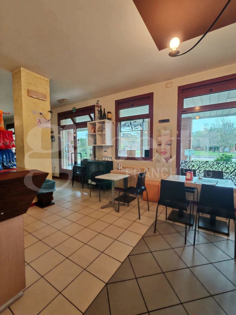 locale commerciale in vendita a Bologna in zona Bolognina