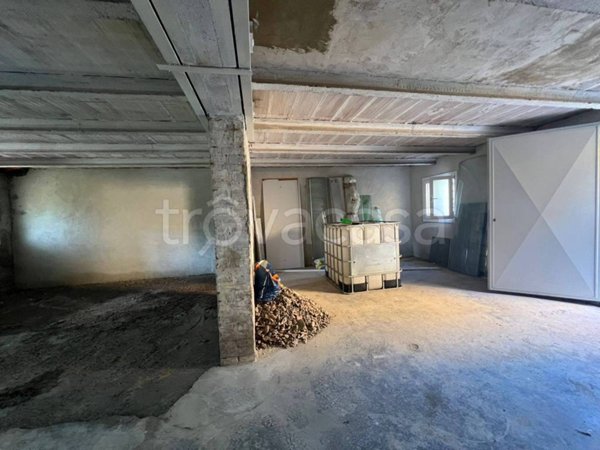 locale commerciale in vendita a Bologna in zona Pilastro