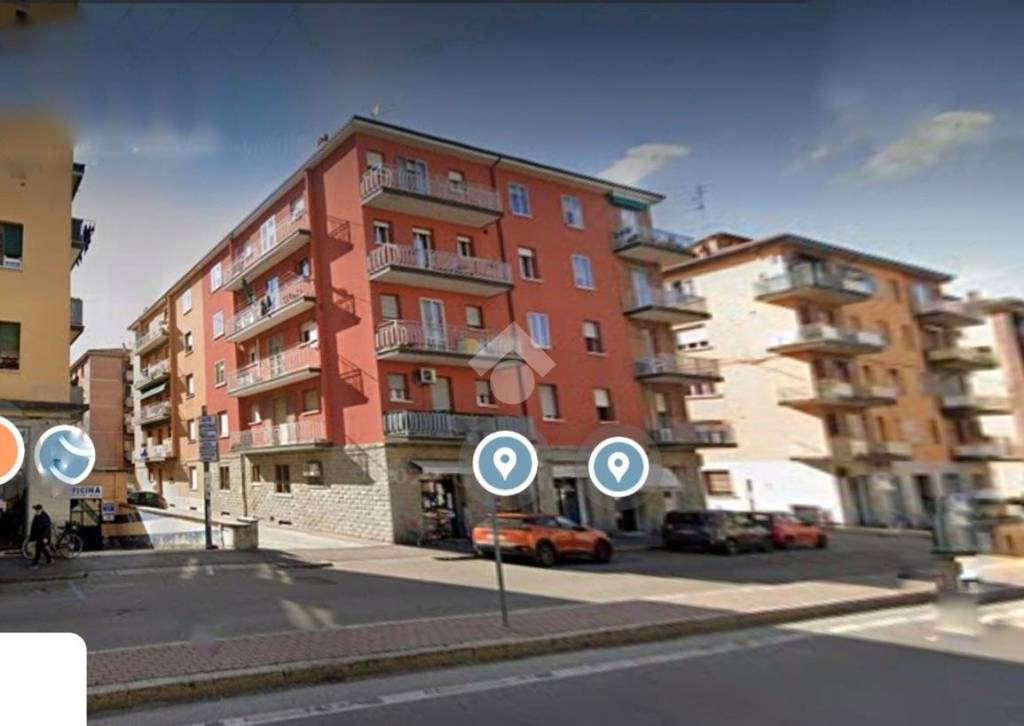 locale commerciale in vendita a Bologna in zona San Donato