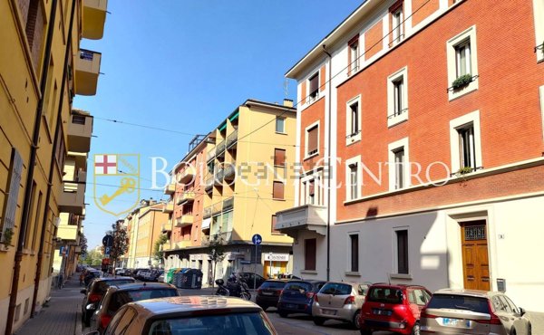 appartamento in vendita a Bologna in zona Saffi