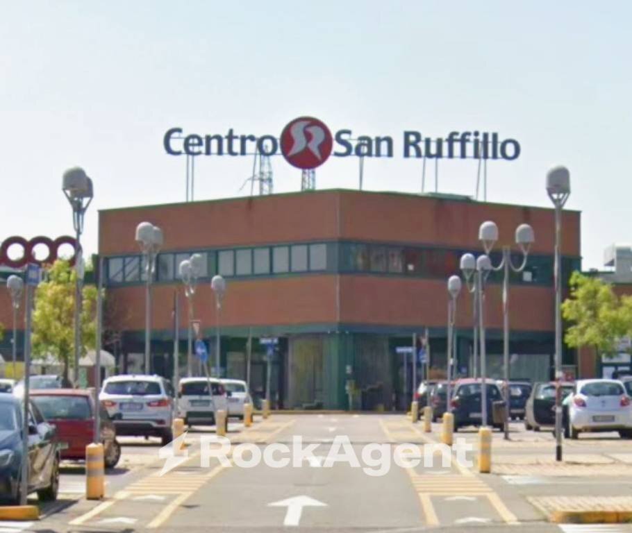 negozio in vendita a Bologna in zona Savena