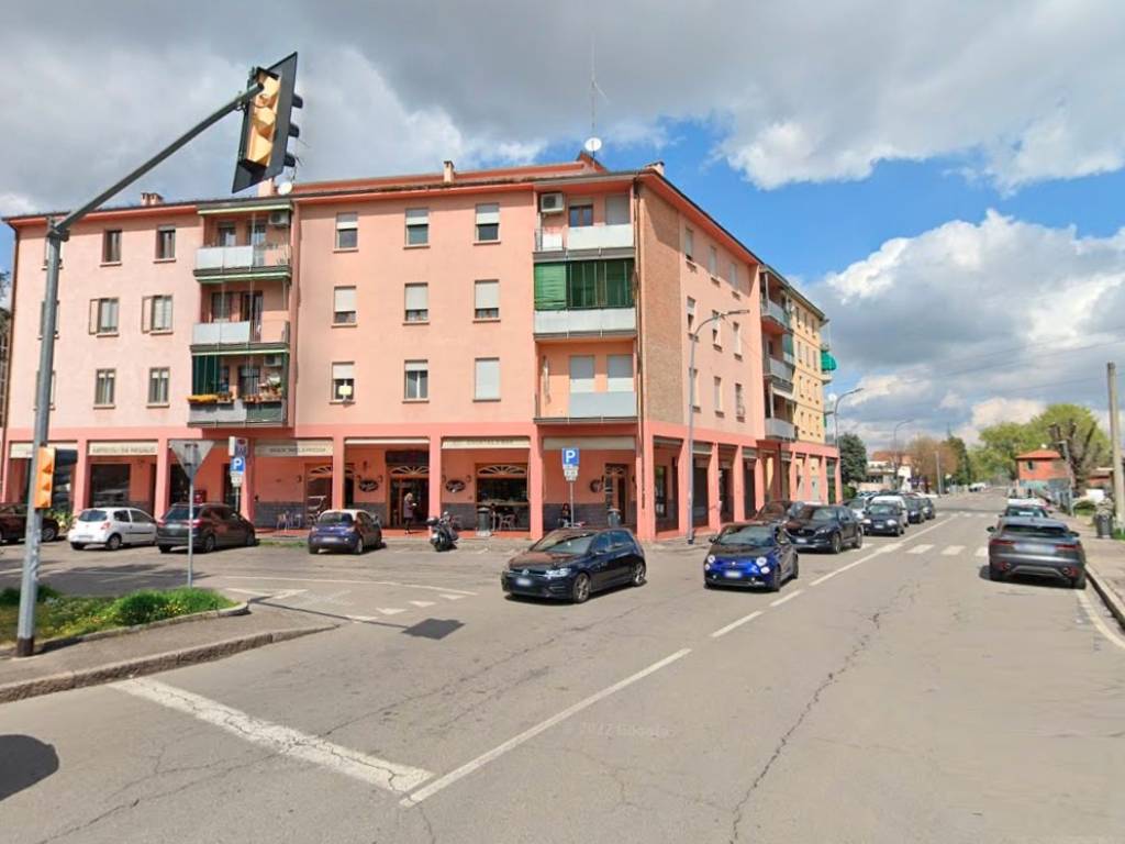 negozio in vendita a Bologna in zona Savena
