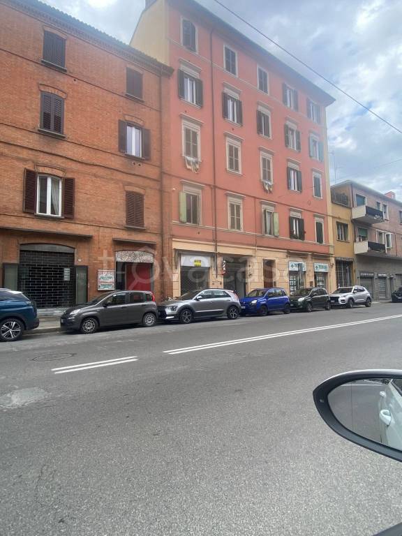 negozio in vendita a Bologna in zona Saffi