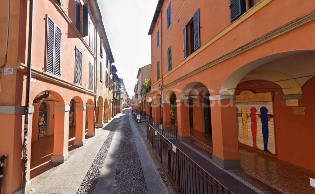 negozio in vendita a Bologna in zona Centro Storico