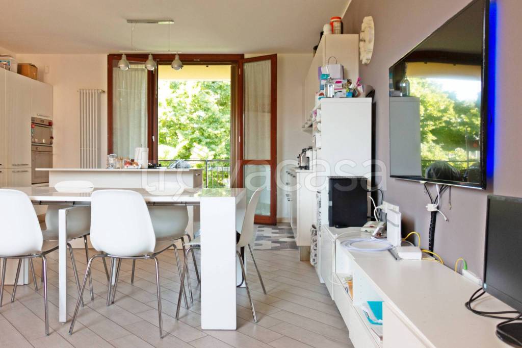 appartamento in vendita a Bologna in zona Aeroporto