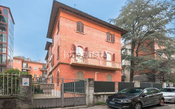 appartamento in vendita a Bologna in zona Saragozza