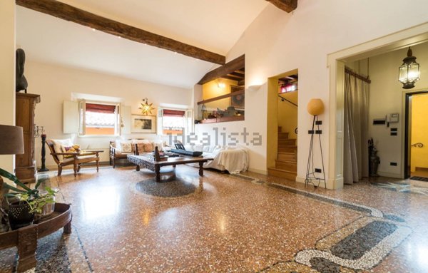 appartamento in vendita a Bologna in zona Santo Stefano