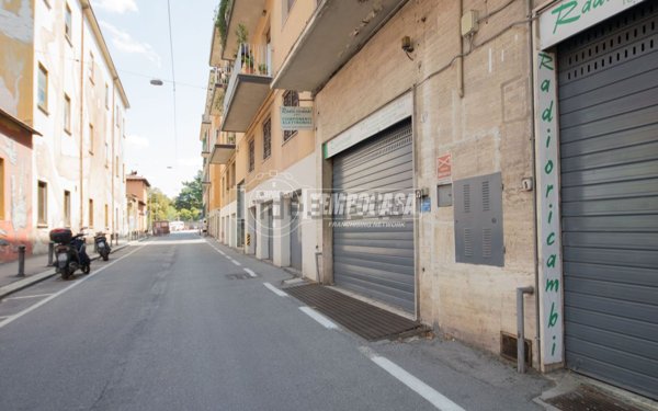 locale commerciale in vendita a Bologna in zona Santo Stefano