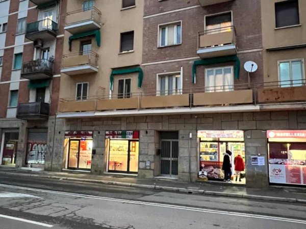 negozio in vendita a Bologna in zona Bolognina