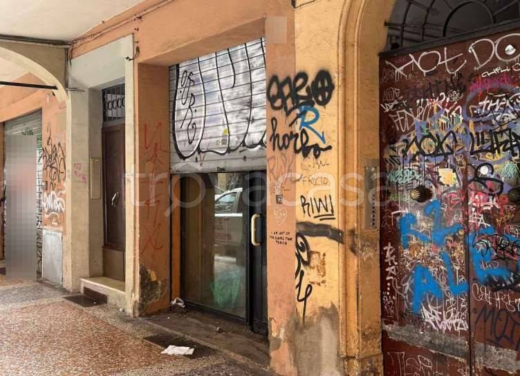 negozio in vendita a Bologna