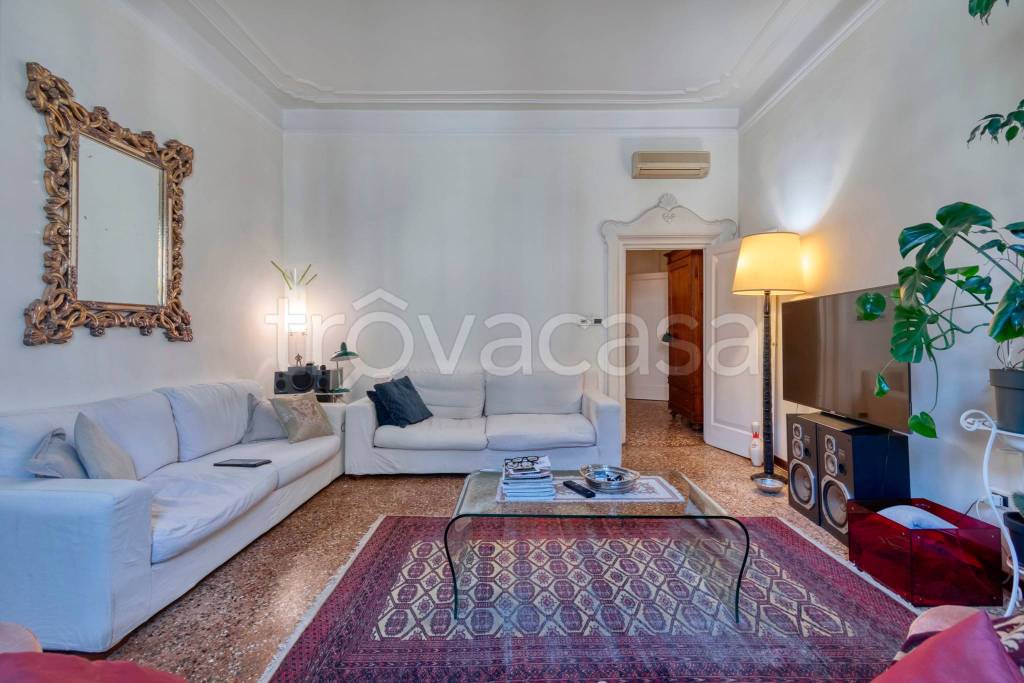 appartamento in vendita a Bologna in zona Saragozza