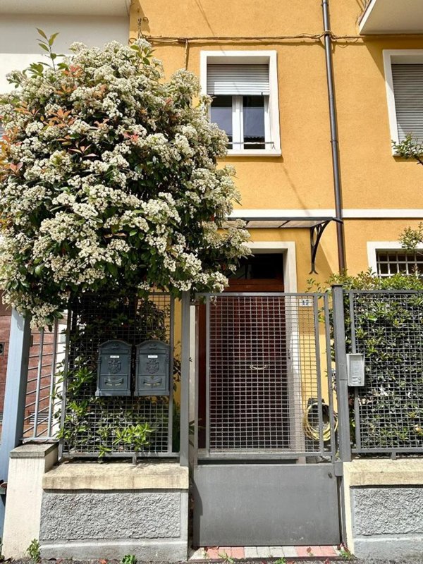 appartamento in vendita a Bologna in zona Saragozza